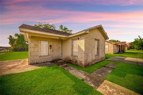 Photo of 8470 Wier Drive, Houston, TX 77017 (MLS # 8582775)