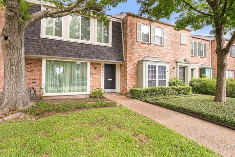 Photo of 6332 Chevy Chase Drive #16, Houston, TX 77057 (MLS # 23220262)