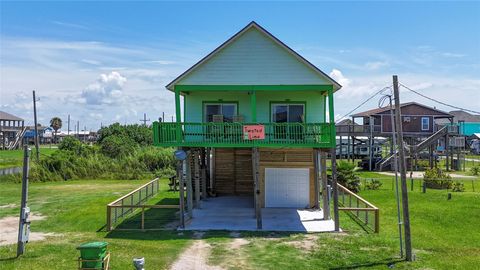 Photo of 908 Trout Boulevard, Crystal Beach, TX 77650 (MLS # 18501672)
