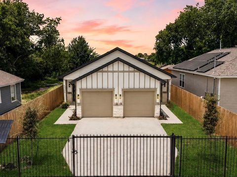 Multifamily For Sale - 4335 Alvin Street #A/B<br/> Houston, TX 77051