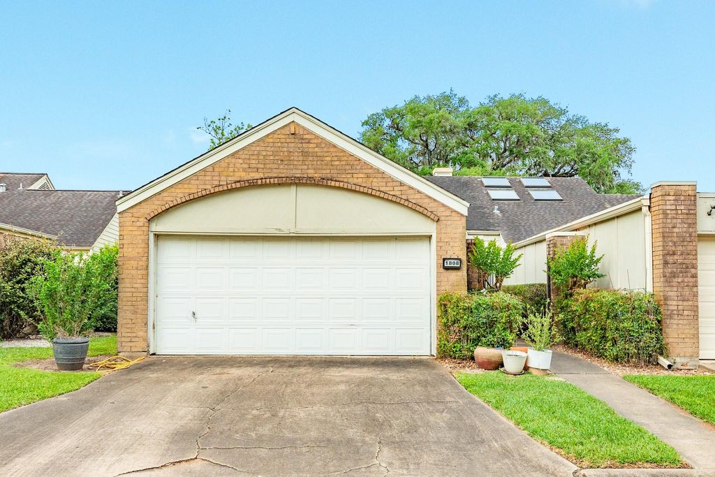 Photo of 1808 Veranda Drive, West Columbia, TX 77486 (MLS # 11120914)