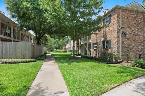 Photo of 857 Wax Myrtle Lane #4, Houston, TX 77079 (MLS # 77901802)