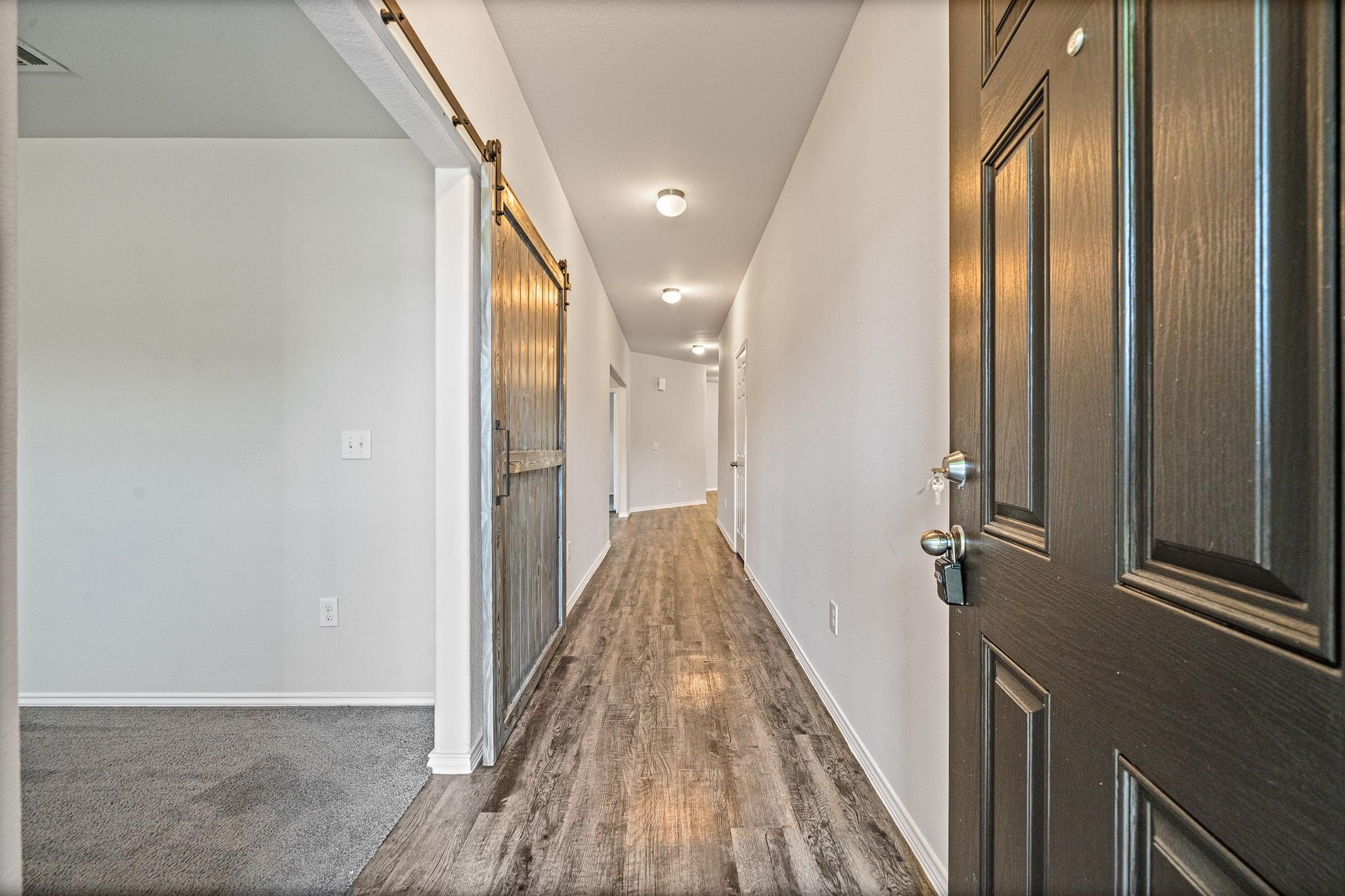 21215 Trumpet Lily Trail