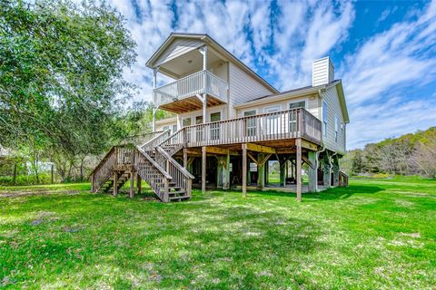 Homes For Sale - 2101 7th Street<br/> High Island, TX 77623