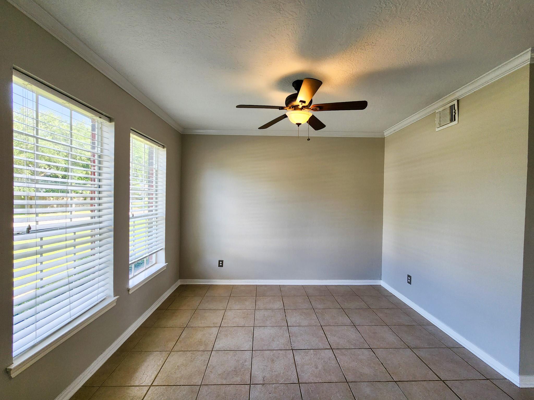 2412 N Mission Circle