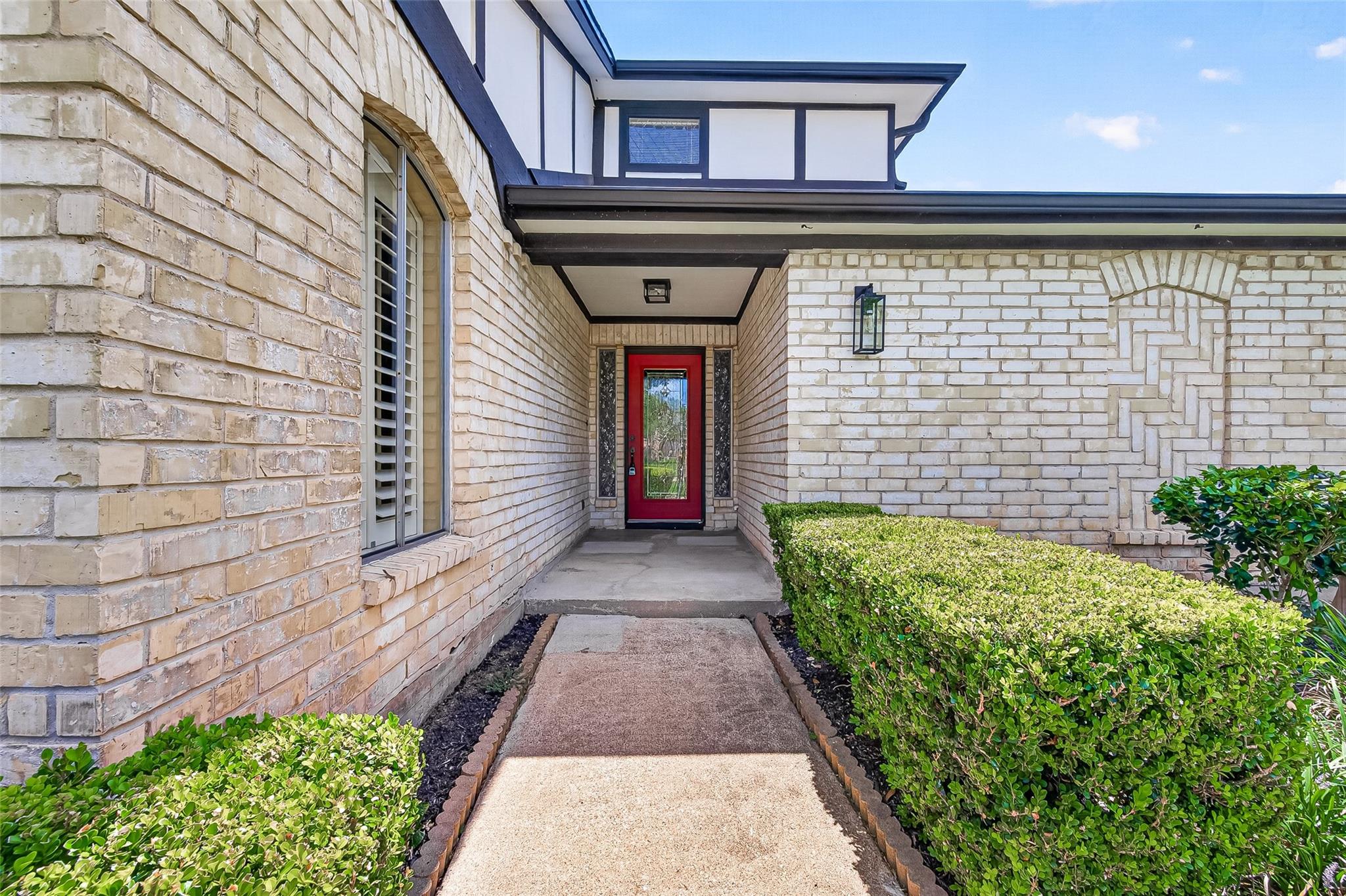 4003 W Valley Drive