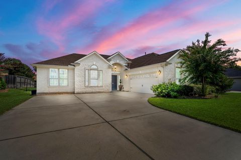 Photo of 90 Victoria Drive W, Montgomery, TX 77356 (MLS # 24377529)