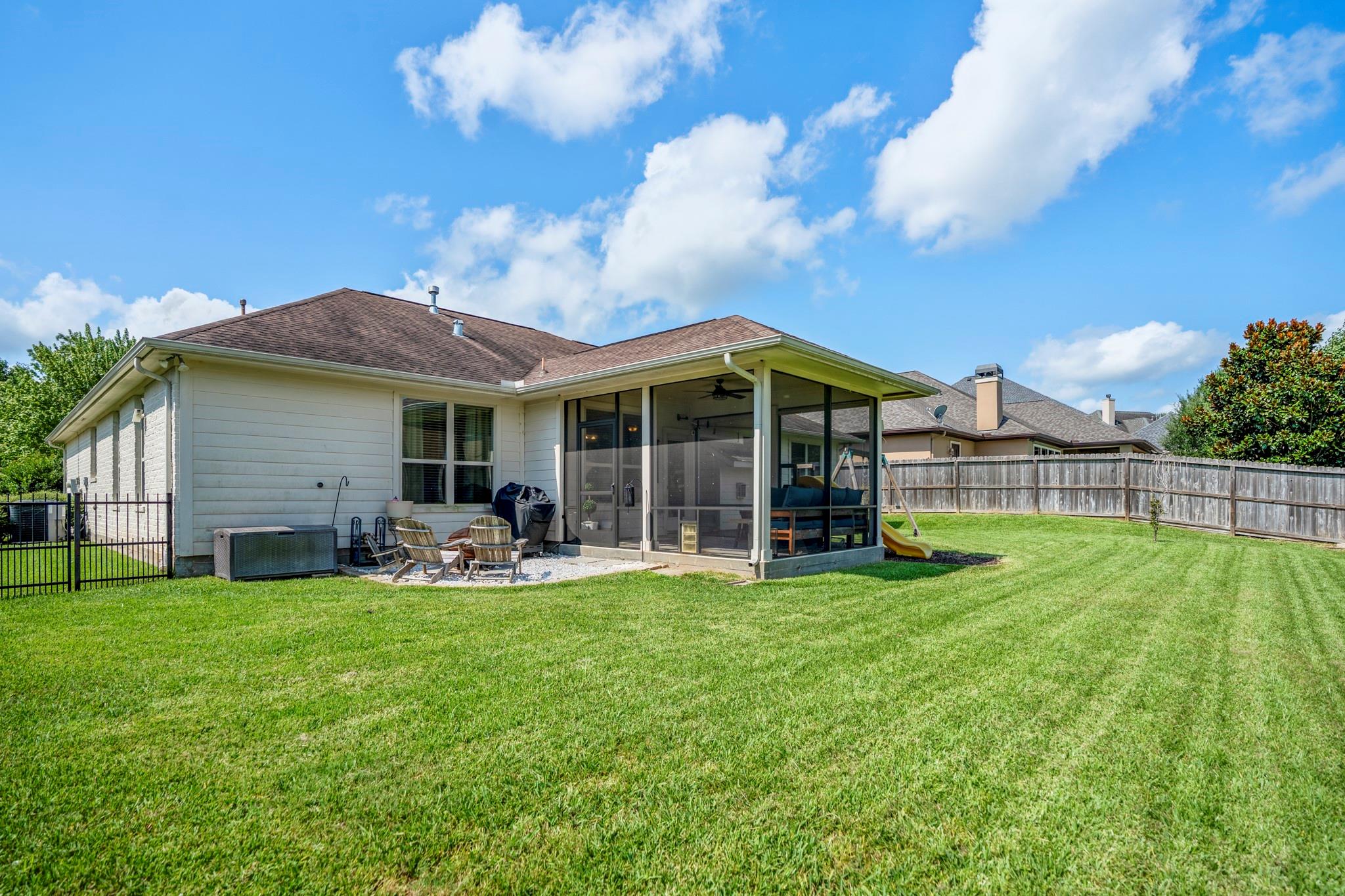 90 Victoria Drive W
