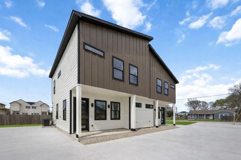 Photo of 4806 Carmen Street #A-D, Houston, TX 77033 (MLS # 82383650)
