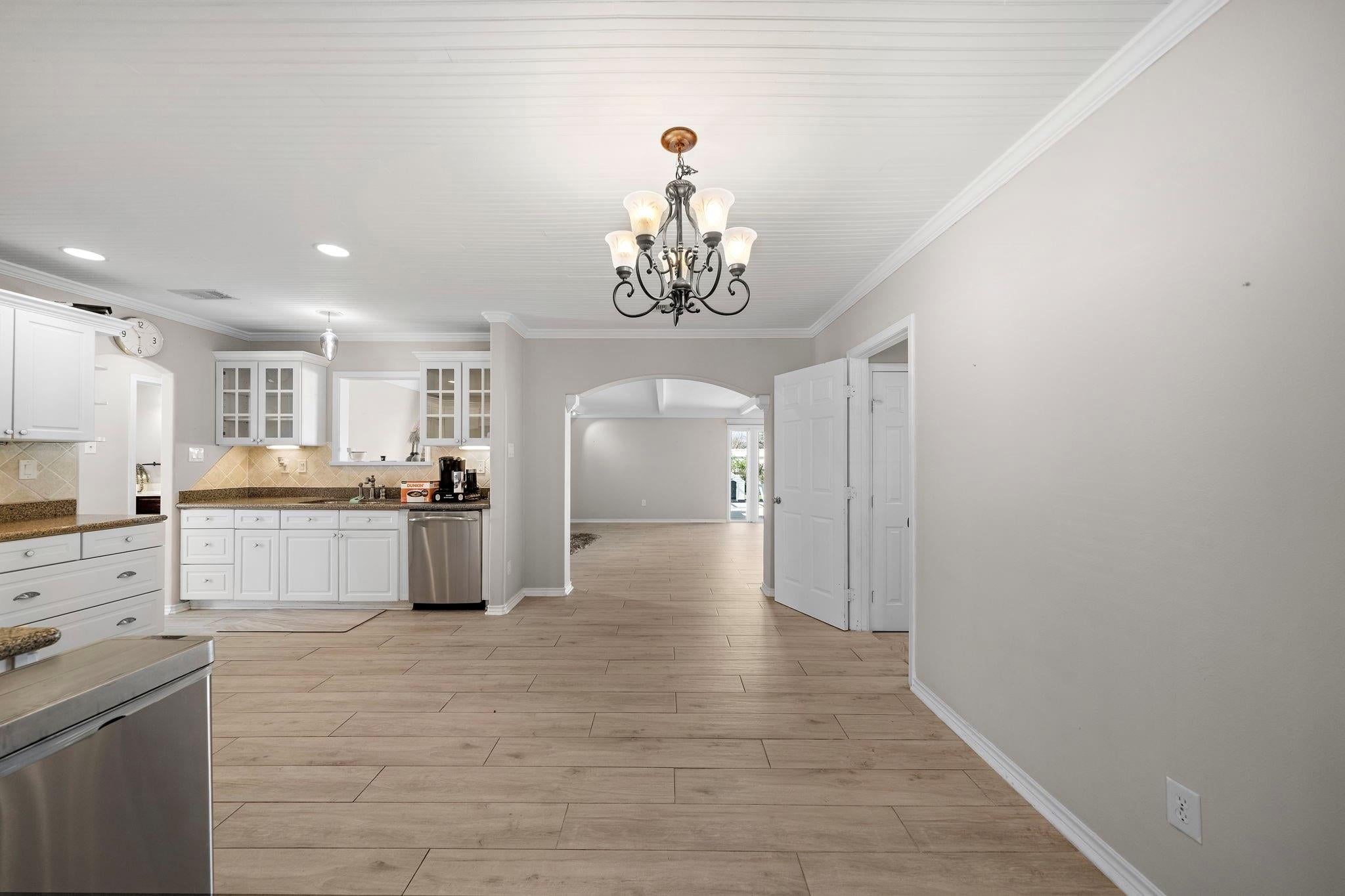 28 Manor Way