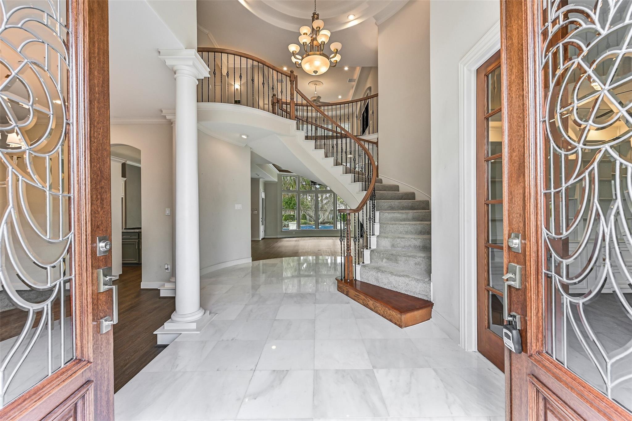 610 Royal Oaks Drive