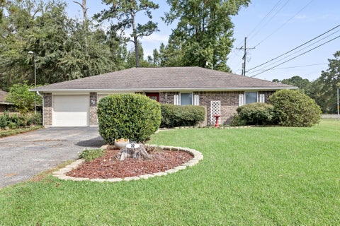 Photo of 32 Greenhill Drive, Lumberton, TX 77657 (MLS # 79404477)