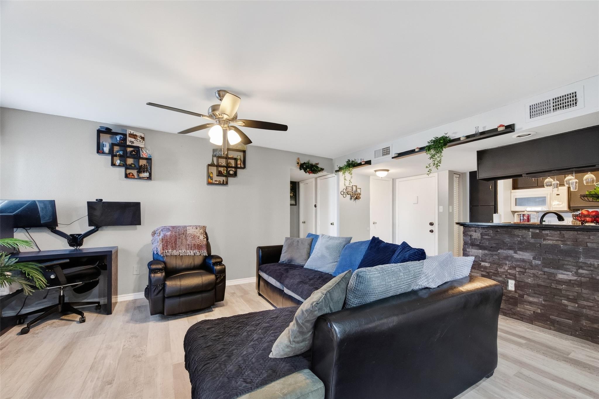 3919 Fairmont Parkway 131