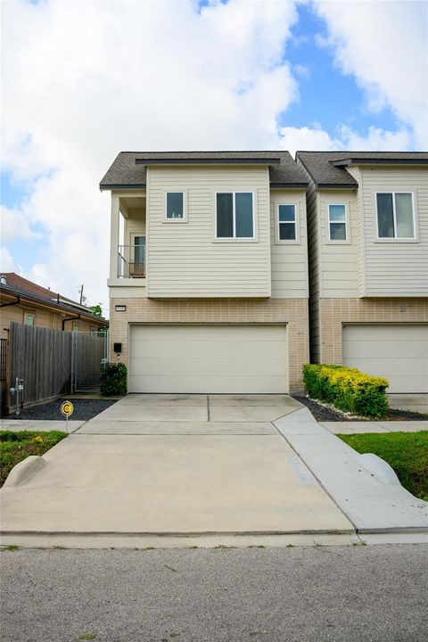 Photo of 4618 Nichols Street #B, Houston, TX 77020 (MLS # 57523592)