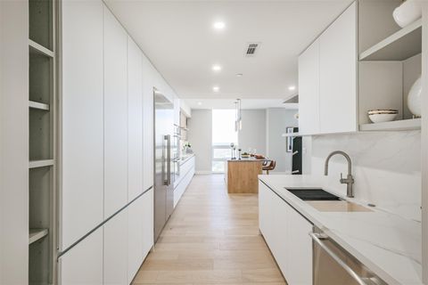 Tiny photo for 5100 San Felipe Street #363, Houston, TX 77056 (MLS # 55550733)