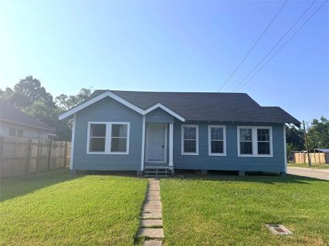 Homes For Sale - 795 Alma Street<br/> Beaumont, TX 77705