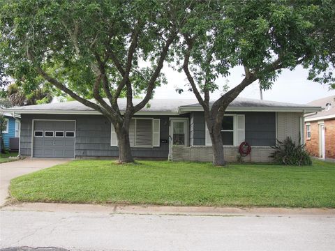 Photo of 112 Tuna Street, Galveston, TX 77550 (MLS # 43256516)