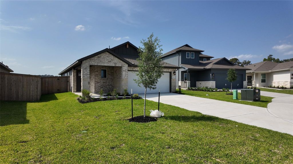 Photo of 14312 Grey Pointe Curt Ct, Conroe, TX 77302 (MLS # 40468366)