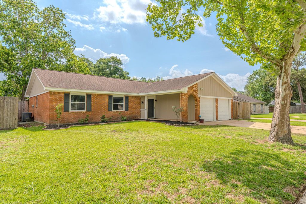 Photo of 2309 Romayor Court, Pearland, TX 77581 (MLS # 31634195)