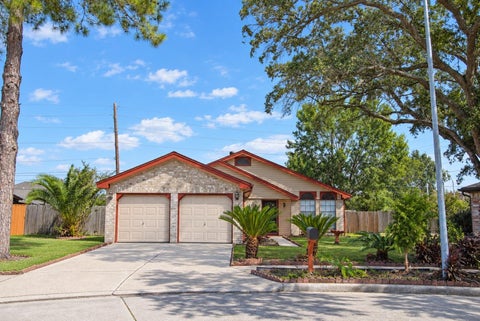 Photo of 8223 Vista Del Sol Drive, Houston, TX 77083 (MLS # 14833534)