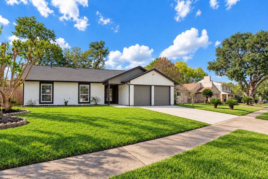 Photo of 7714 Summer Glen Lane, Houston, TX 77072 (MLS # 21524306)