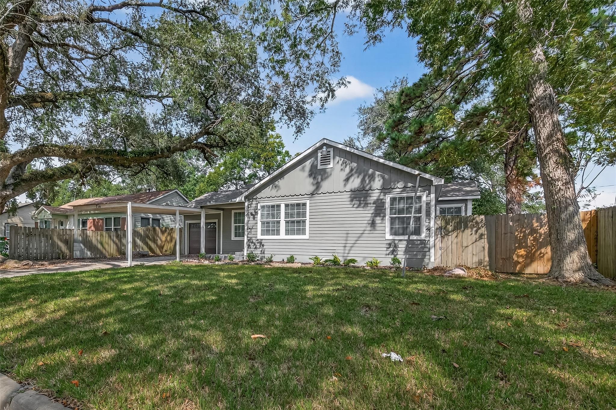 714 E Humble Street