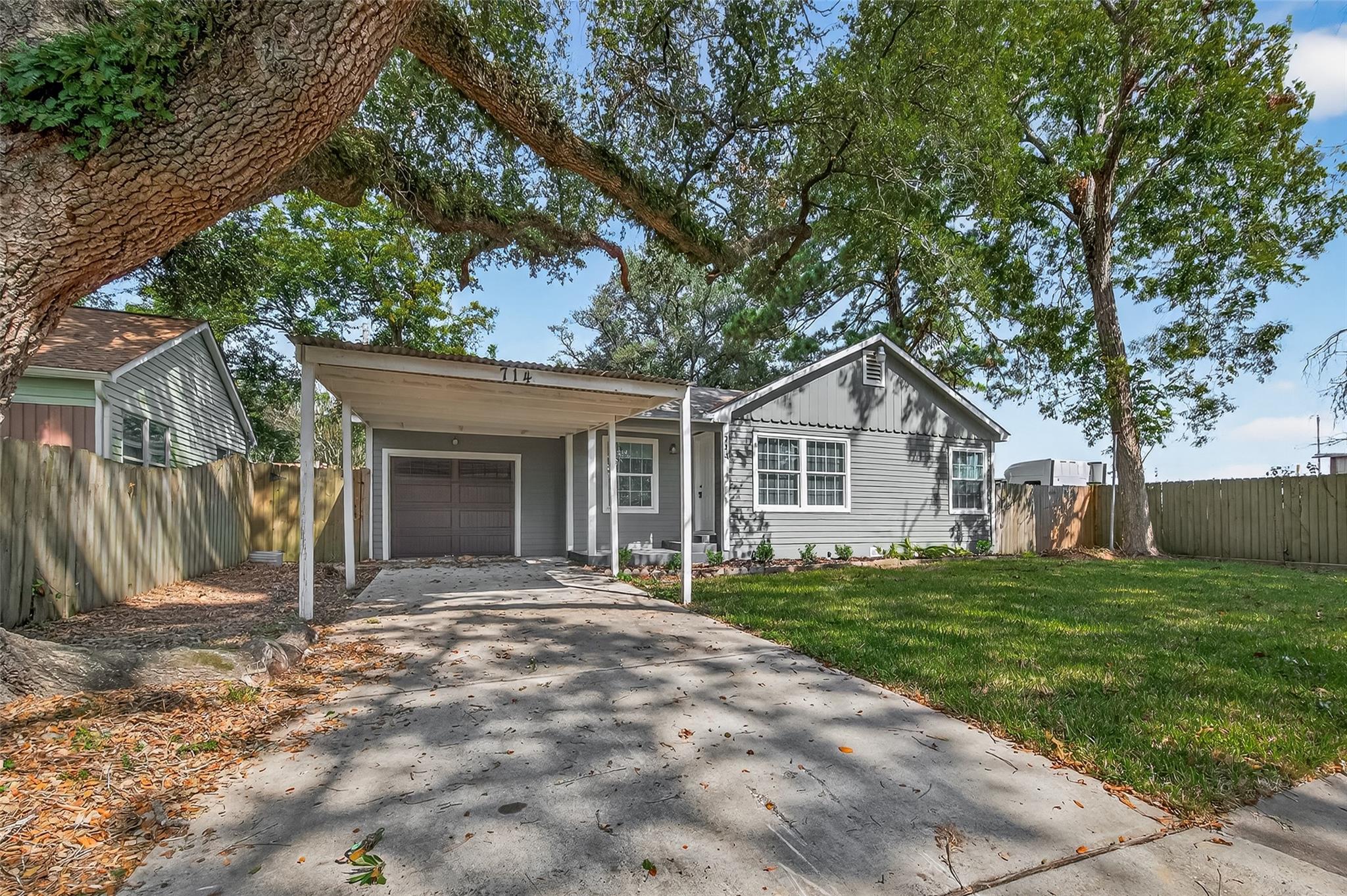 714 E Humble Street