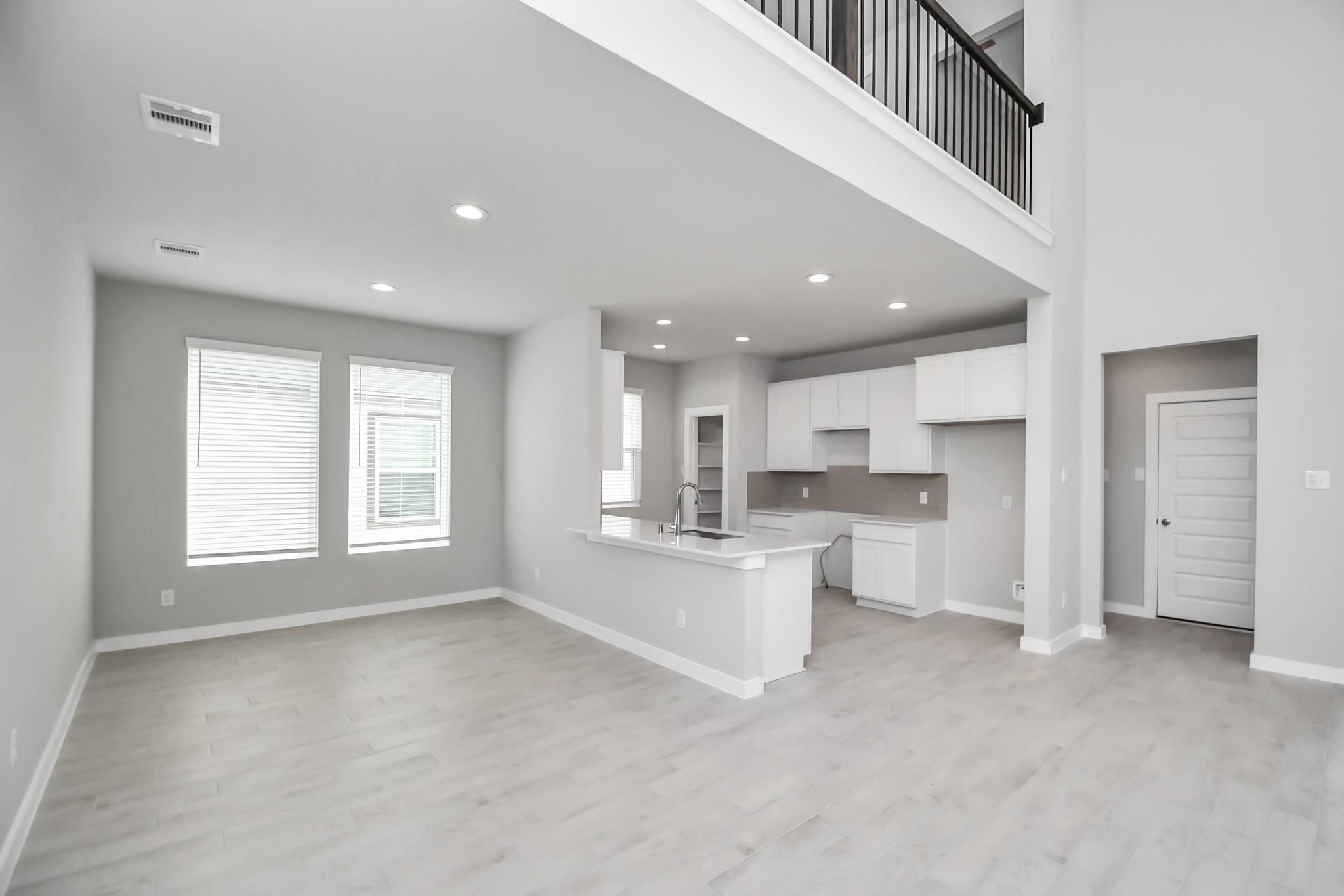 18542 Athena Flower Drive