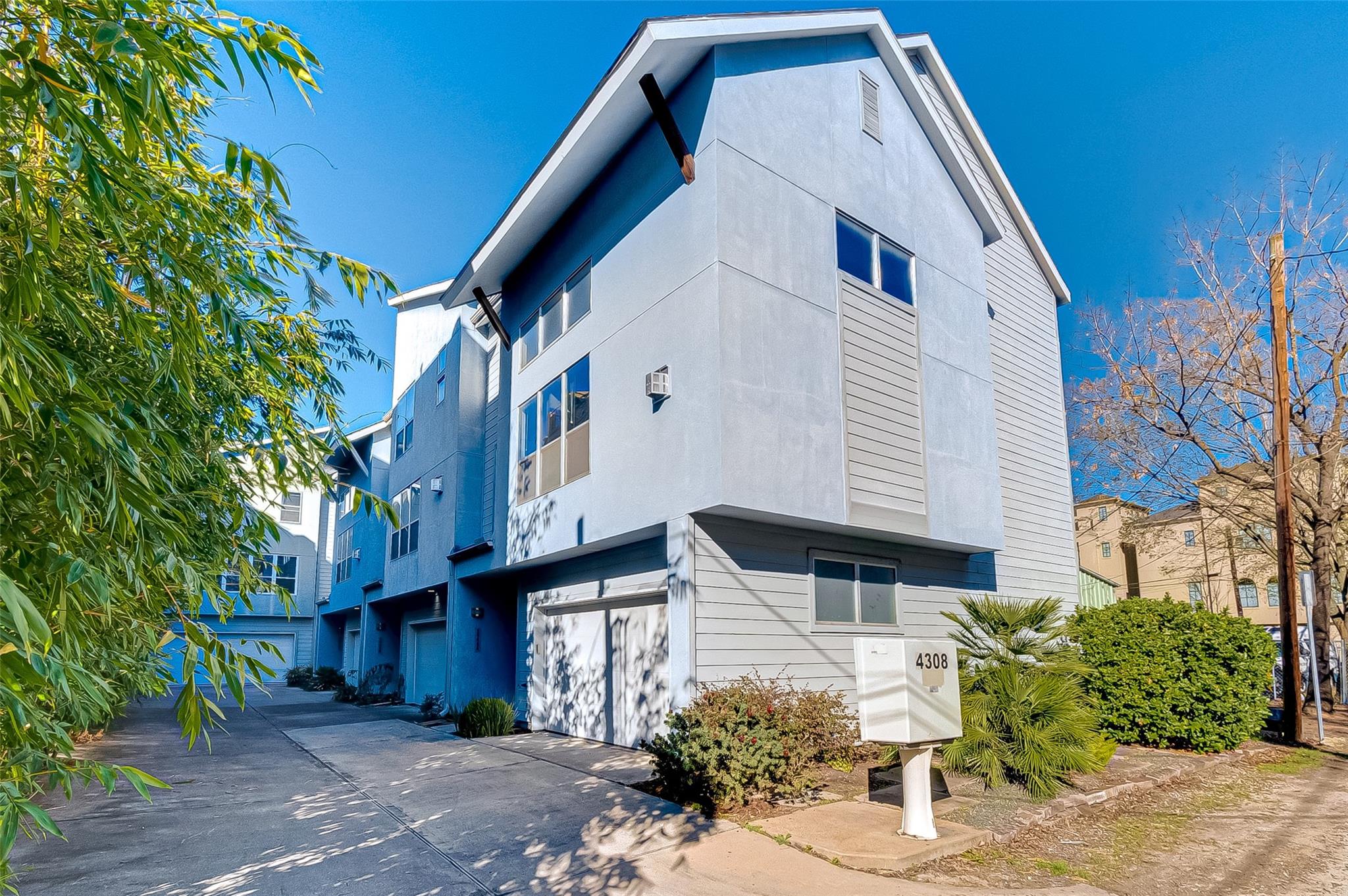 4308 Lillian  Street A