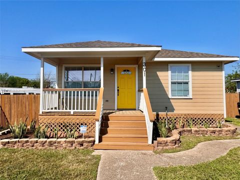 Photo of 301 Enid Street, Houston, TX 77009 (MLS # 88205617)