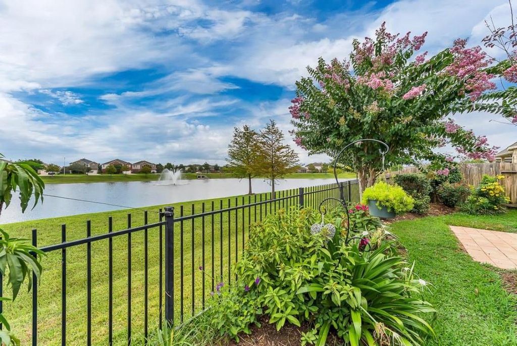 Photo of 24438 N Tide Bay Circle Cir, Katy, TX 77494 (MLS # 19003918)