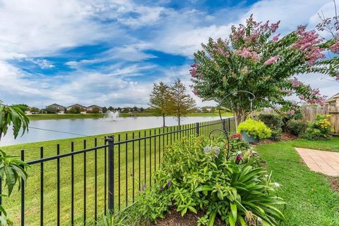 Photo of 24438 N Tide Bay Circle Cir, Katy, TX 77494 (MLS # 19003918)