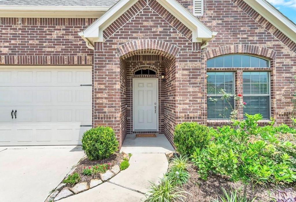Photo of 24438 N Tide Bay Circle Cir, Katy, TX 77494 (MLS # 19003918)