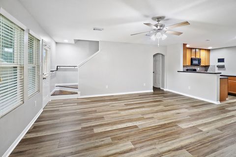 Photo of 15607 Sheldon Ridge Way, Houston, TX 77044 (MLS # 95763791)
