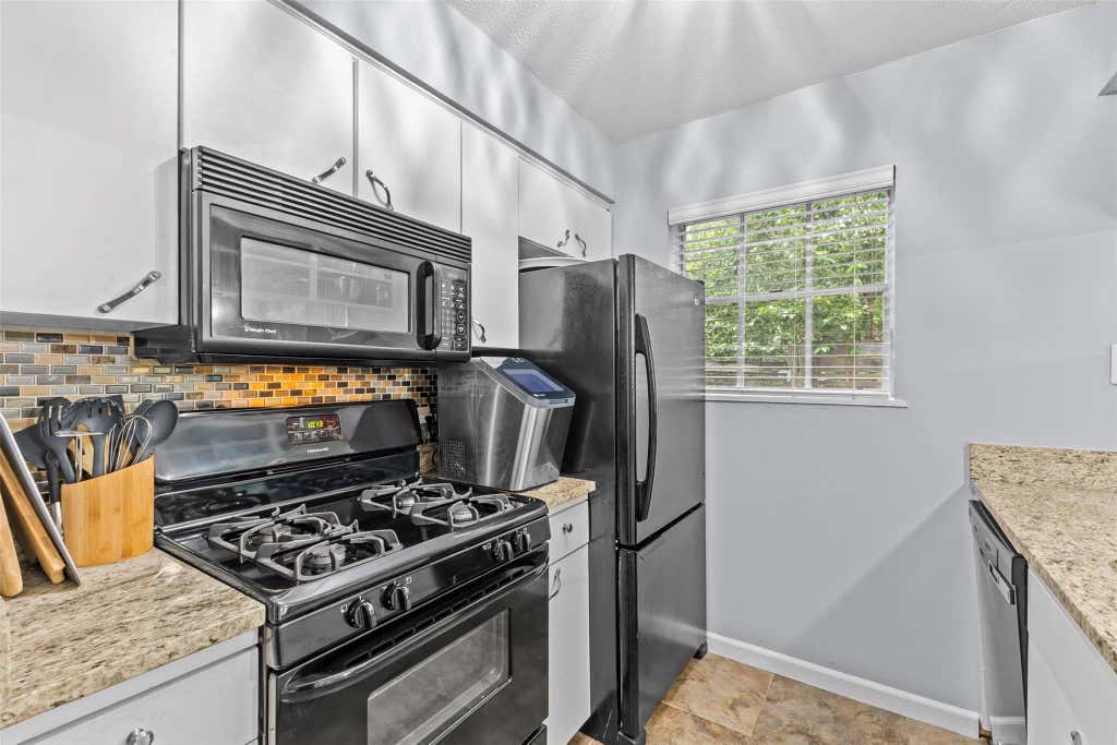 Photo of 7801 Shoal Creek Blvd BLVD #153, Austin, TX 78757 (MLS # 76495203)