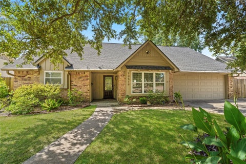 Photo of 10519 Londonderry Drive, Houston, TX 77043 (MLS # 70736757)