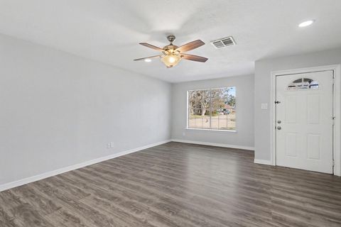 Tiny photo for 8754 Guinevere Street, Houston, TX 77029 (MLS # 14200837)