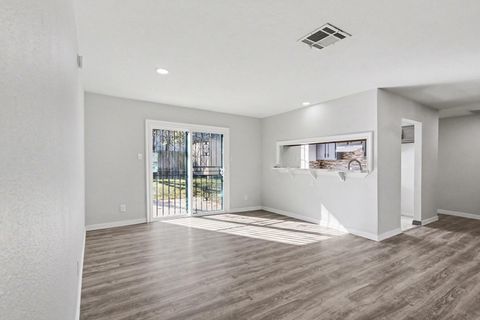 Tiny photo for 8754 Guinevere Street, Houston, TX 77029 (MLS # 14200837)