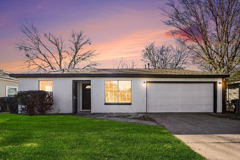 Tiny photo for 8754 Guinevere Street, Houston, TX 77029 (MLS # 14200837)