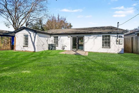 Tiny photo for 8754 Guinevere Street, Houston, TX 77029 (MLS # 14200837)