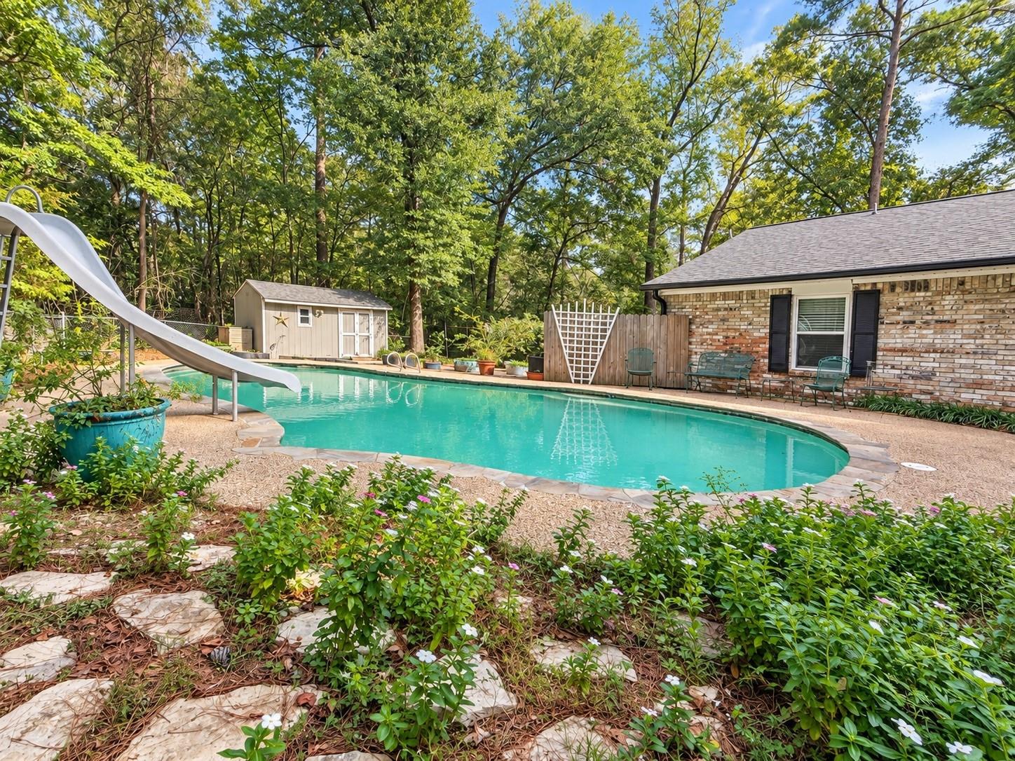 381 Forest Lane