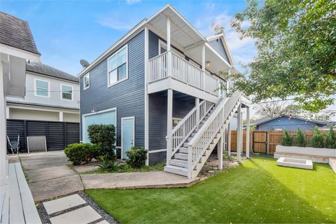 Photo of 1127 Oxford Garage Apt Street, Houston, TX 77008 (MLS # 70154435)