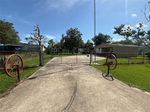 Photo of 227 Cotton Street, Jones Creek, TX 77541 (MLS # 29240105)
