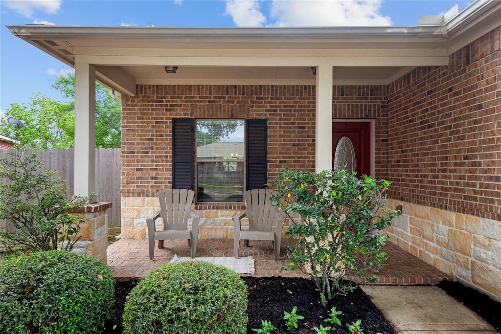 Photo of 23827 S Newport Bend, Katy, TX 77494 (MLS # 93888360)