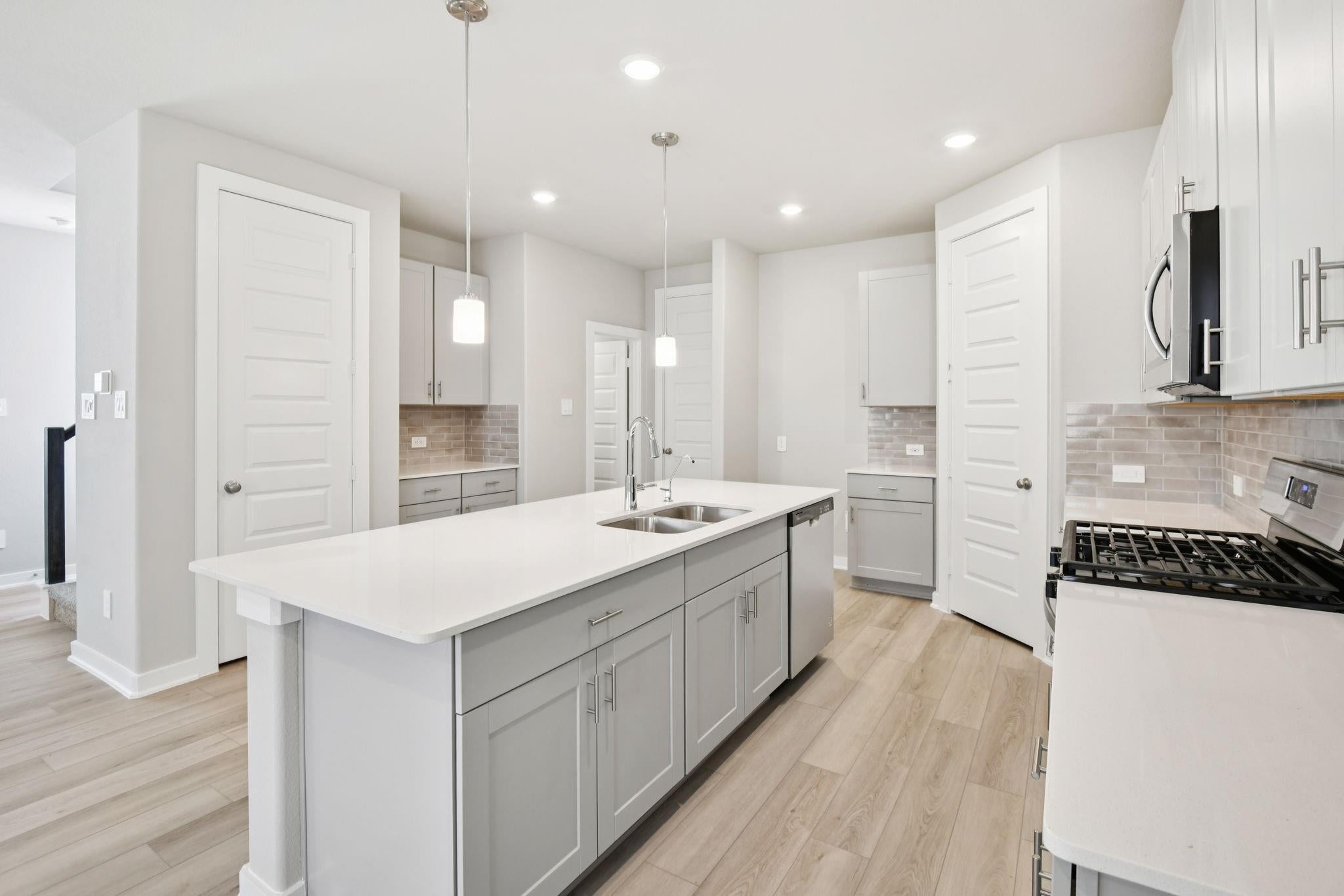 1007 Cedar Place Lane