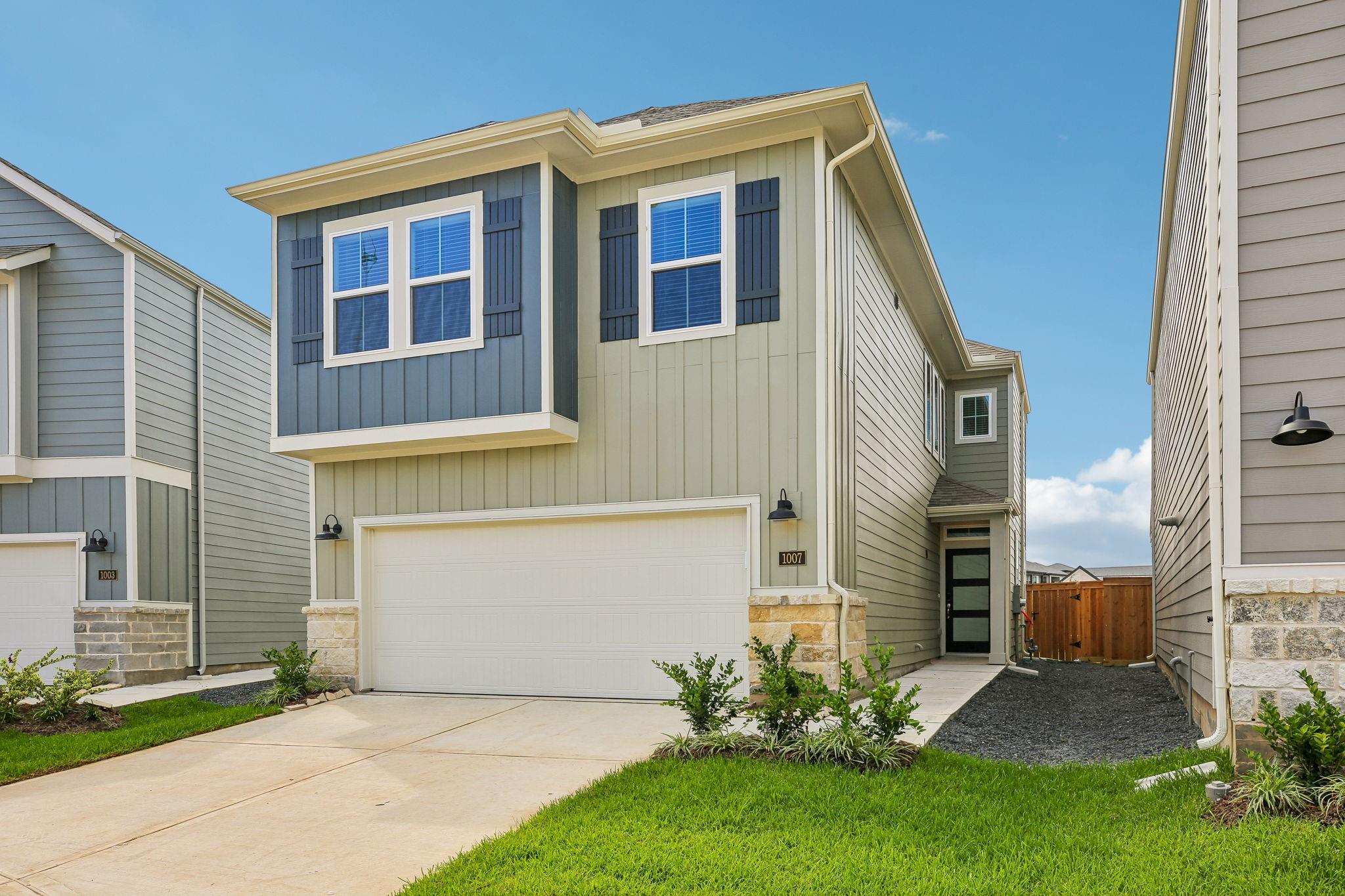 1007 Cedar Place Lane