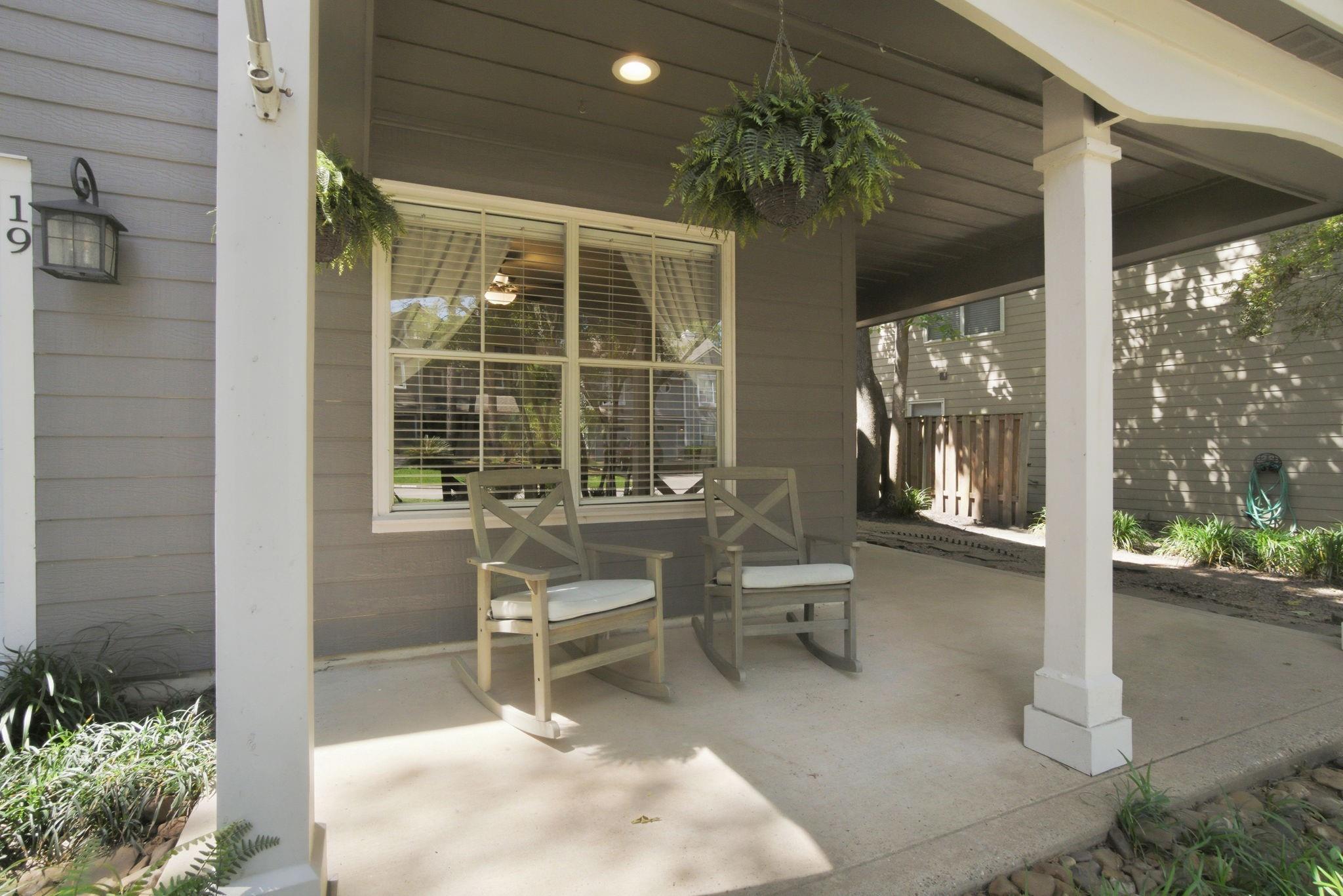 19 E New Avery Place