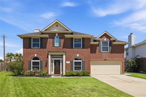 Photo of 3923 Oak Wood Drive N, Pearland, TX 77581 (MLS # 28166369)