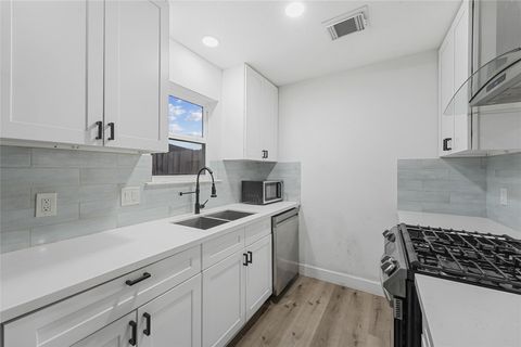 Tiny photo for 9618 Glenwood Forest Drive, Houston, TX 77078 (MLS # 18908773)