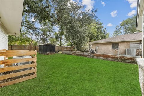 Tiny photo for 9618 Glenwood Forest Drive, Houston, TX 77078 (MLS # 18908773)